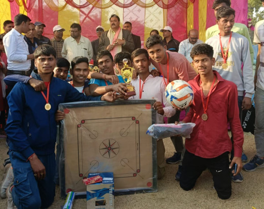 खेलकूद प्रतियोगिता का हुआ समापन, विजेताओं को किया गया सम्मानित
